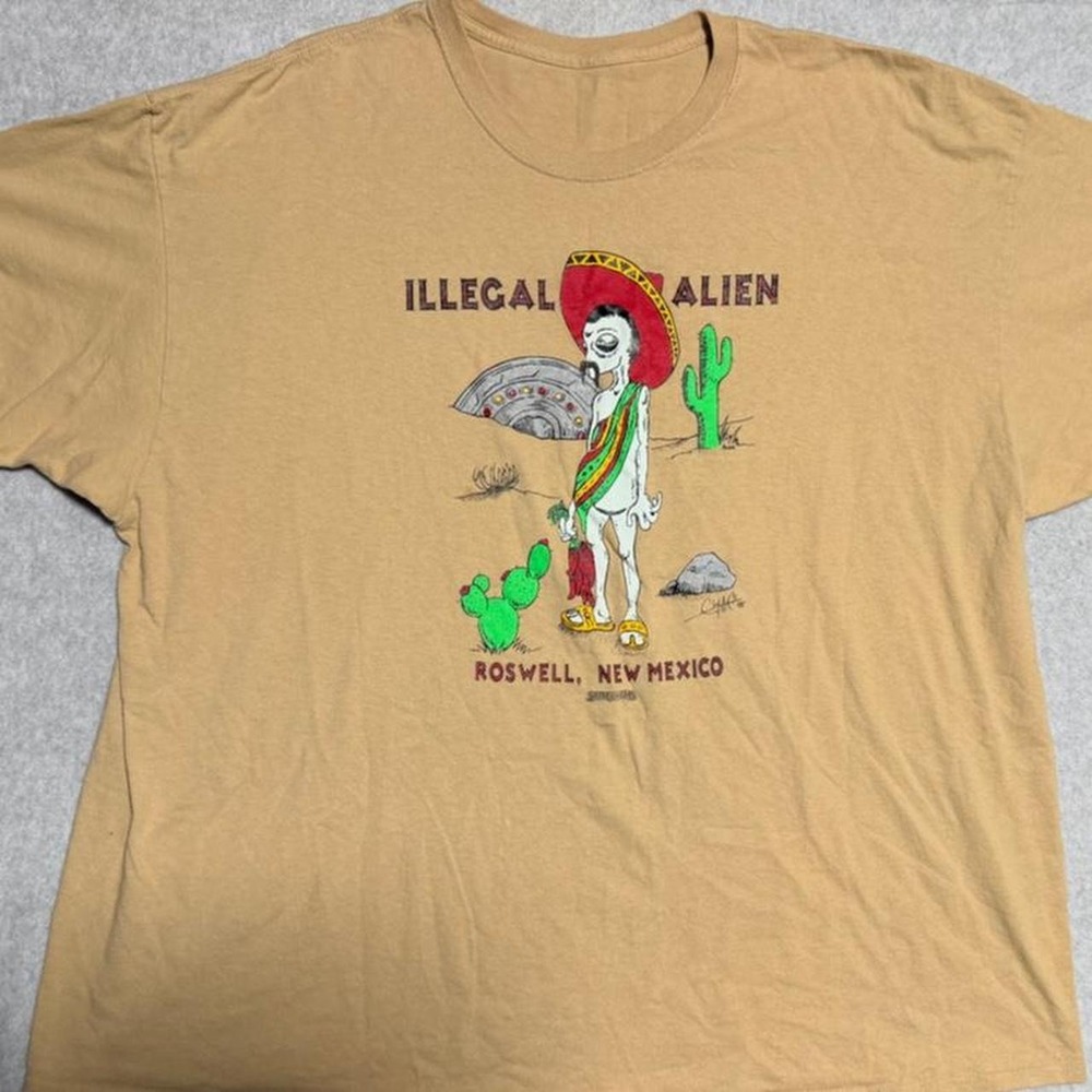Illegal Alien Roswell New Mexico Men's XL tan t-shirt